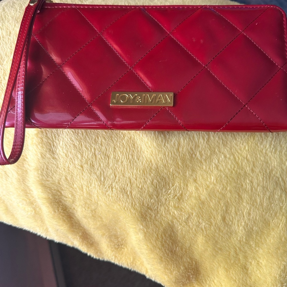 Joy & Iman Glossy Red Quilted wristlet - Picture 5 of 13